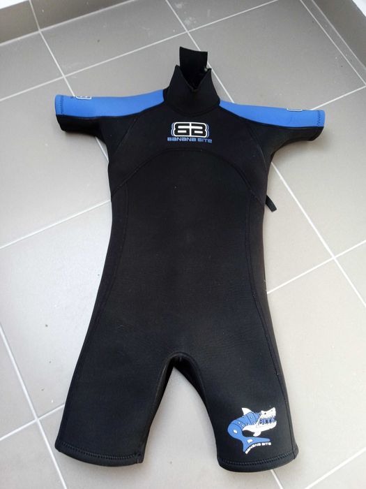 Piankowy strój do nurkowania rozmiar 4, 5 ( wiek 9 , 10 lat)