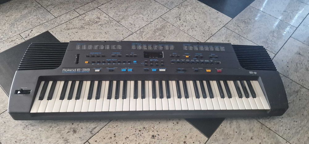Roland e38 keyboard E