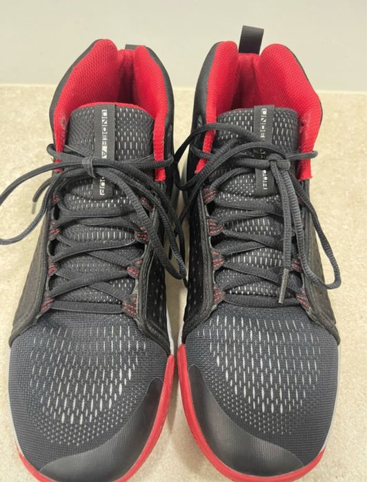 Ténis basketball Under Armour 42