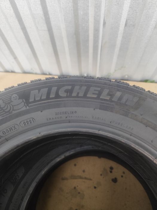 MICHELIN 215/60r16 , зима