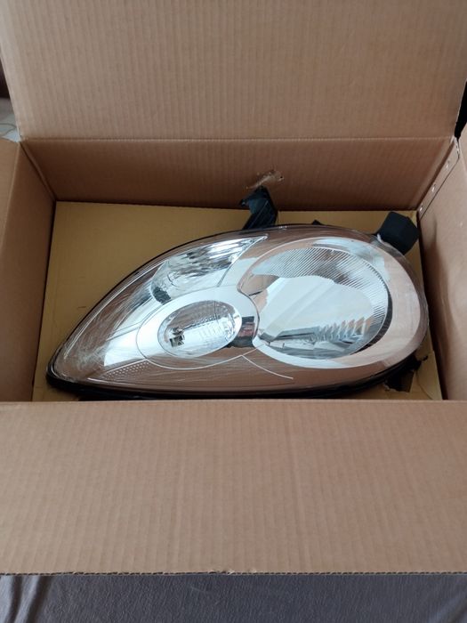 Farol esquerdo Citroen