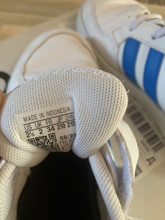 Кросівки Adidas. Розмір 33,34