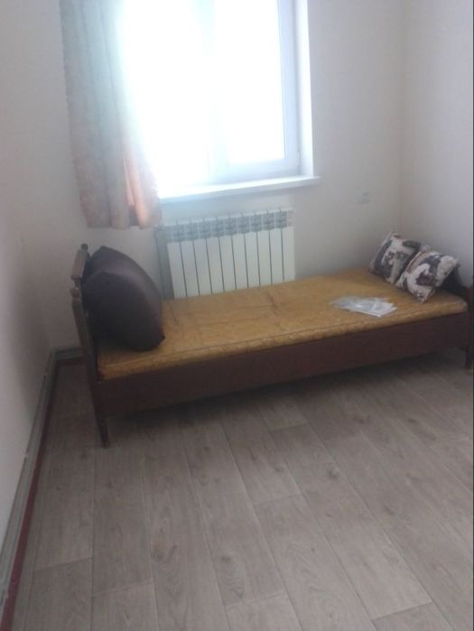 Здається кімната для трьох  хлопців Луначарка