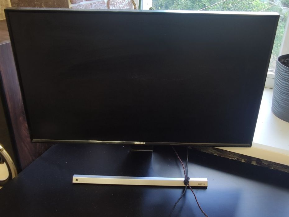 Монітор комп'ютера самсунг