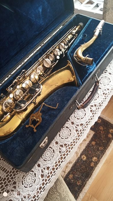 Saksofon tenor Majestic  z ustnikiem B&S ,  z futerałem