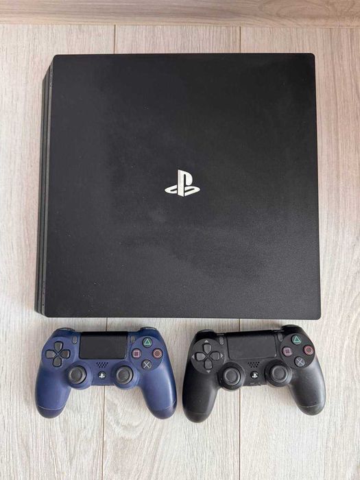 ТЕРМІНОВО! Ігрова приставка Sony PlayStation 4 Pro 1TB / ТИХА ревізія 7216B + 2 геймпади