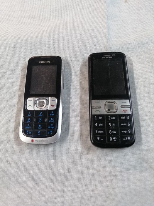 Vendo 2 telemóveis Nokia em bom estado.