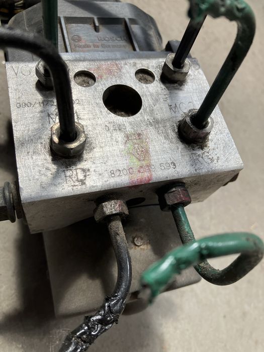 Renault Kangoo - pompa sterownik ABS