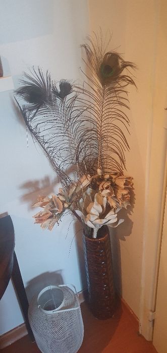 Jarra alta em ceramica vidrada castanha com motivos geométricos