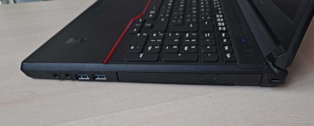 Laptop Fujitsu Lifebook Series E i3 4th 2,40Ghz 8GB 250SSD USB3.0 15,6'  Gwarancja