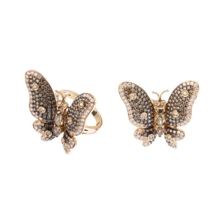 Joias - Anel borboleta em ouro 18K e diamantes