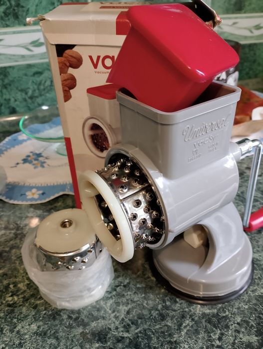 Овощерезке -терка  много функциональная из Италии