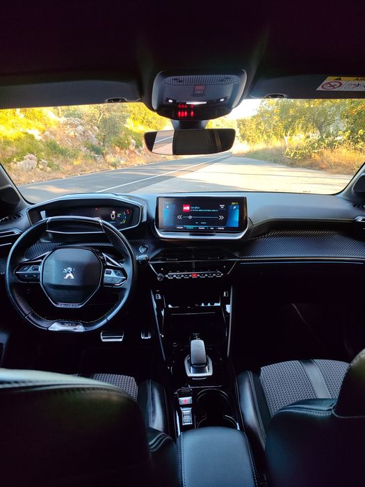 Peugeot e-208 — fotografia 7