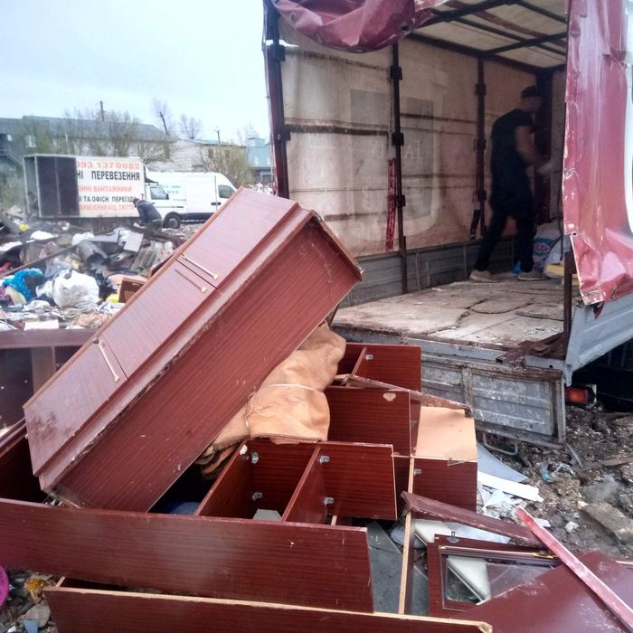 Вивіз сміття. Вивіз хлама.