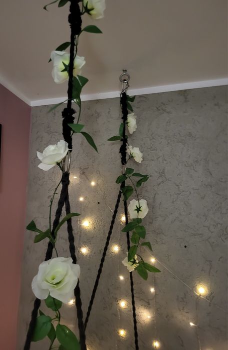 Hustawka wisząca z kwiatami