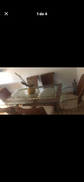 Mesa com cadeiras