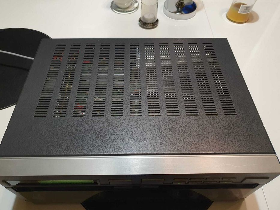 dzis  Revox B 251 – zintegrowany wzmacniacz stereo Hi-Fi