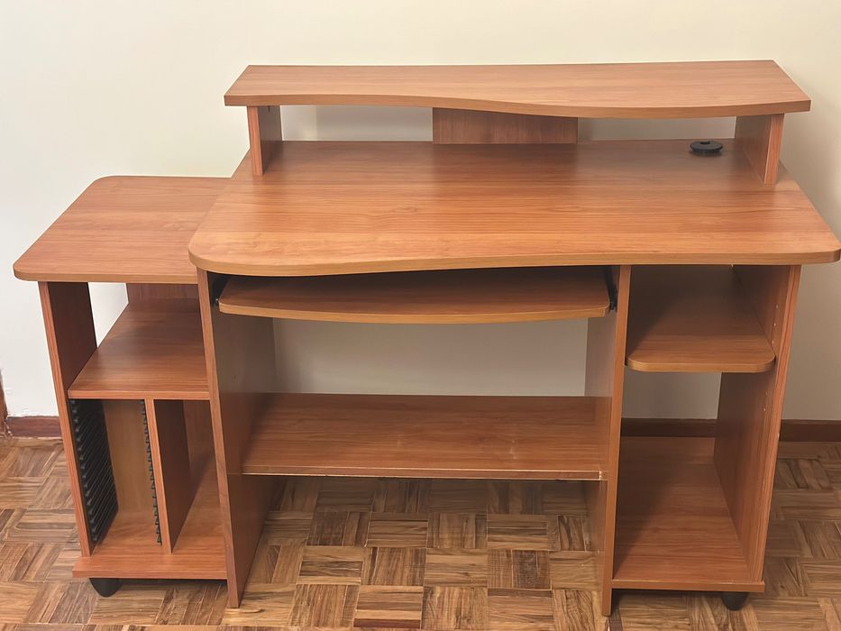 Secretária para computador