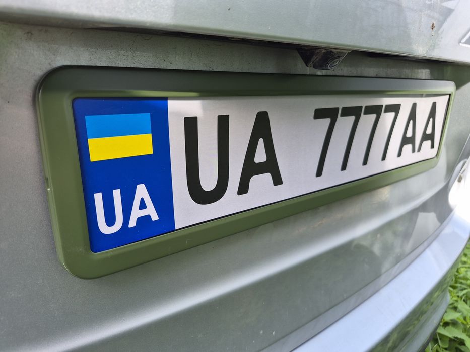Рамка номерного знаку / Міл стайл /