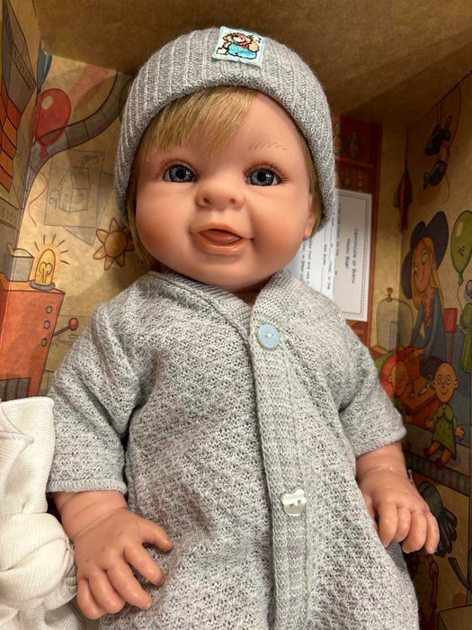 Hiszpańska lalka LaMagik Paula