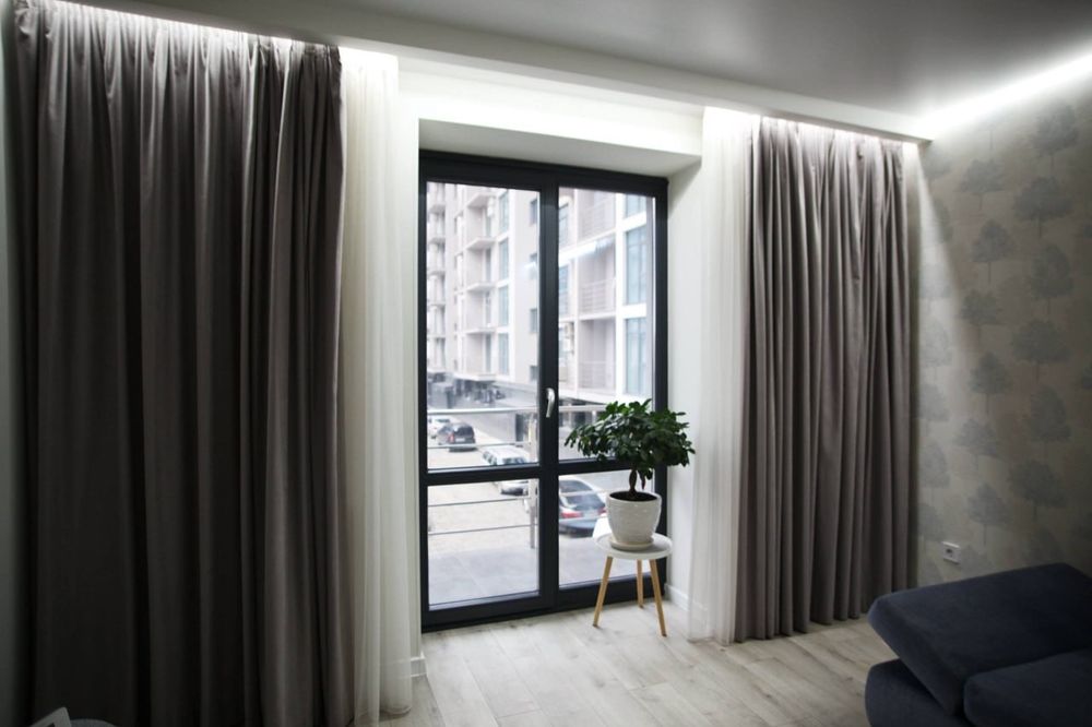 Озеро! Парк! Центр! 
Стильна двохстороння квартира біля озера