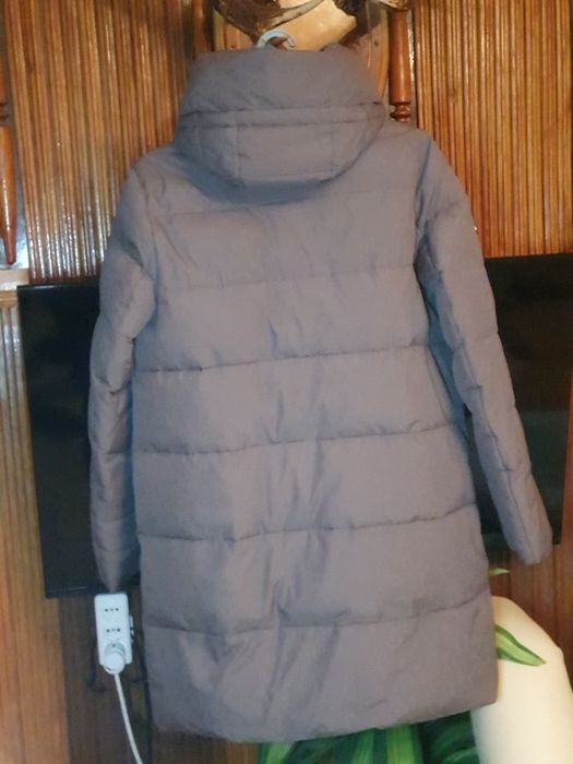 Продам пуховик в гарному стані,майж нов 54 р шир 118 -120см довж90см