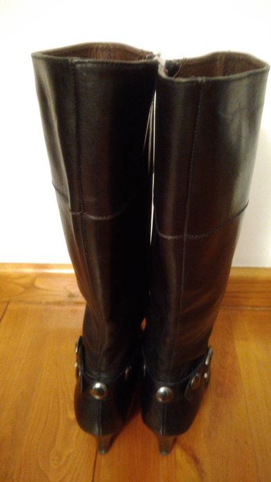 Botas em pele / High heel leather boots