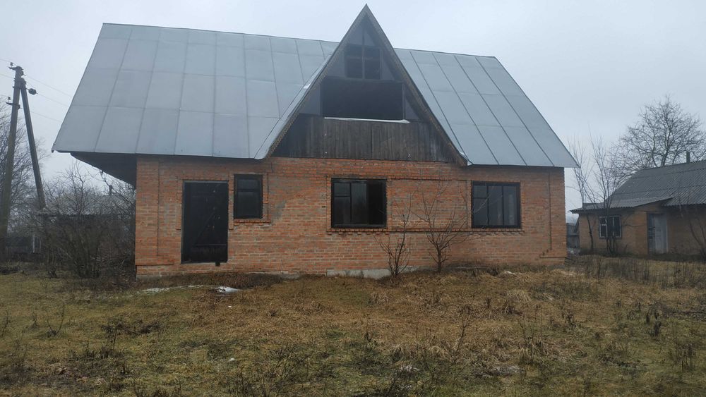 Продам дім з ділянкою