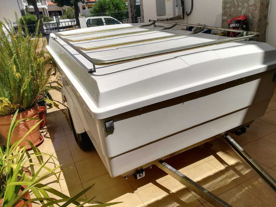 Vendo Atrelado Tenda Saurium Usado