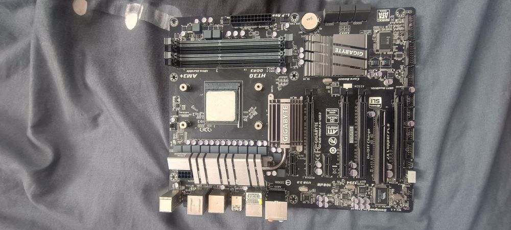 Płyta główna gigabyte GA-990FXA-UD3