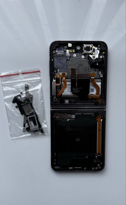 Korpus Samsung Z Flip 4