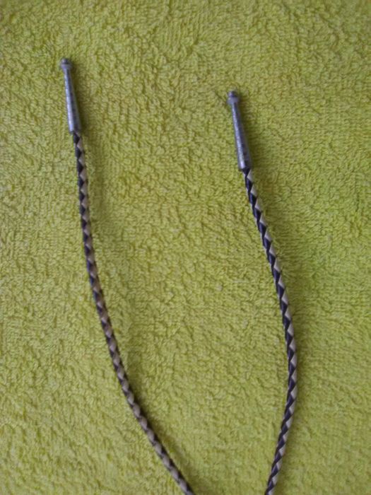Krawat kowbojski tzw.bolo tie.