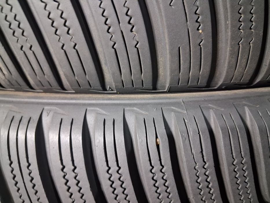 255/35 R20 Hankook isept evo 3 шини б/у зима  Пара