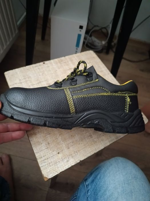 Робочі черевики BRYES-P 58 (Нові) Польща 
розмір 41