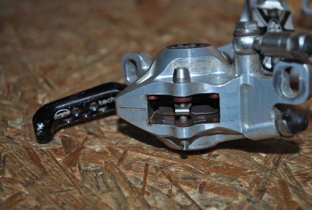 Kultowe hamulce HOPE Tech X2 2-tłokowe srebrne CNC mtb retro