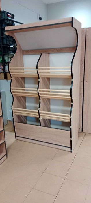 Regały i lady sklepowe