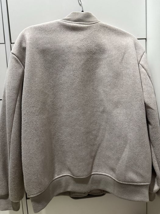 Бомбер Куртка бежева