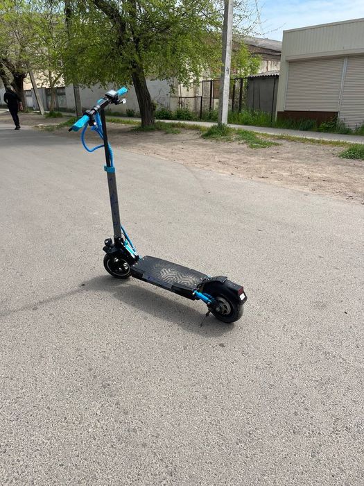 Продам електросамокат