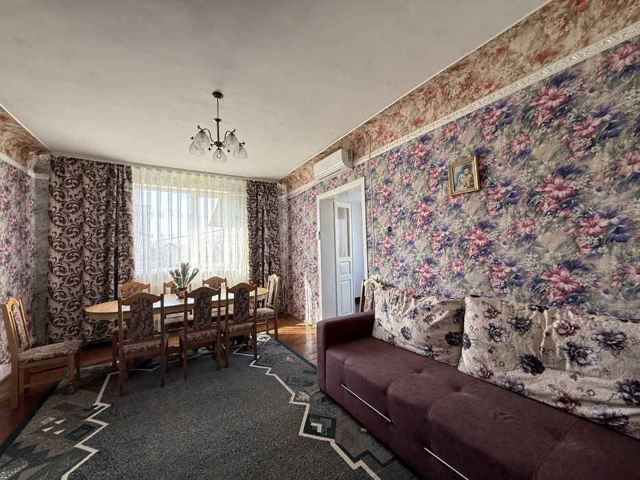 Продам житловий будинок з ділянкою в Драгомирчанах , 5хв до міста!