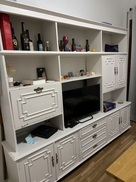 Móvel da sala com arrumação