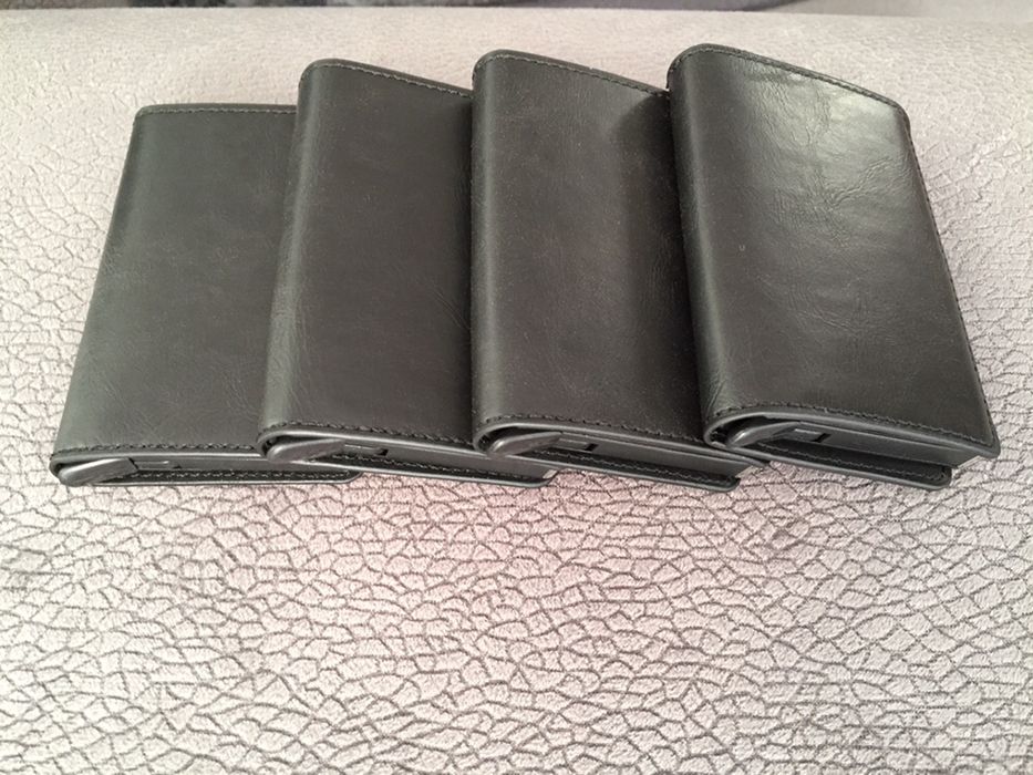 Carteira Porta Cartões Automaticamente