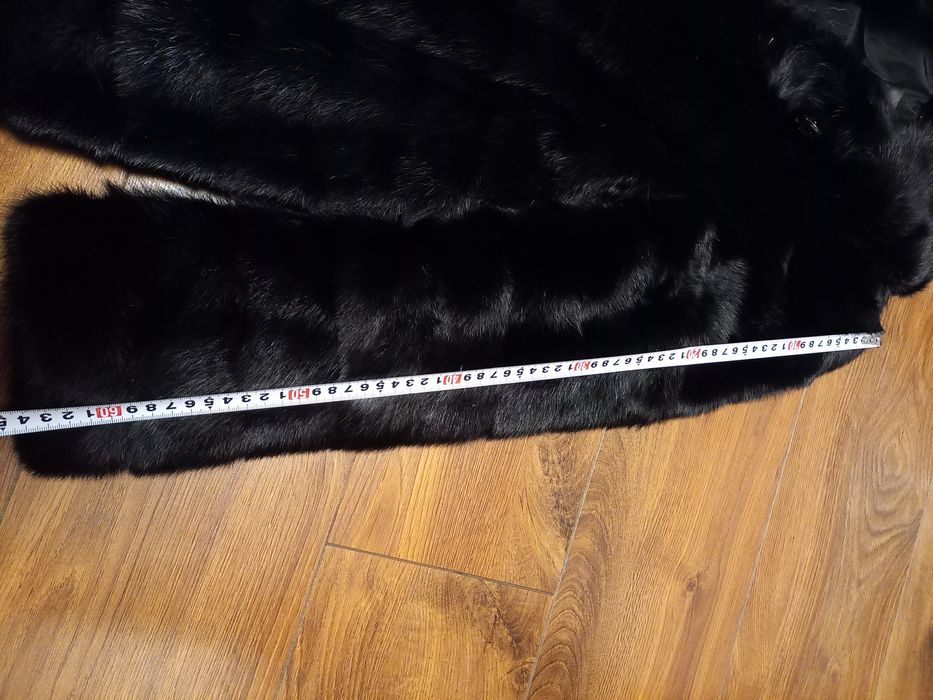 Норкова шуба чорна.