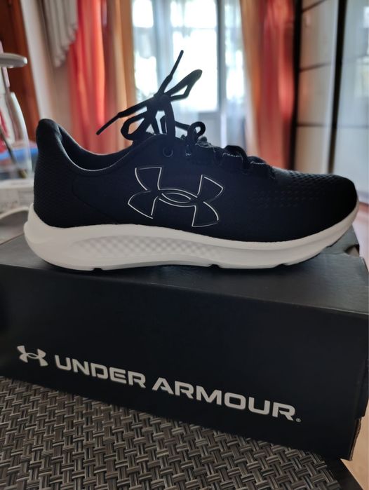Жіночі кросівки для бігу Under Armour Charged  Pursuit 3