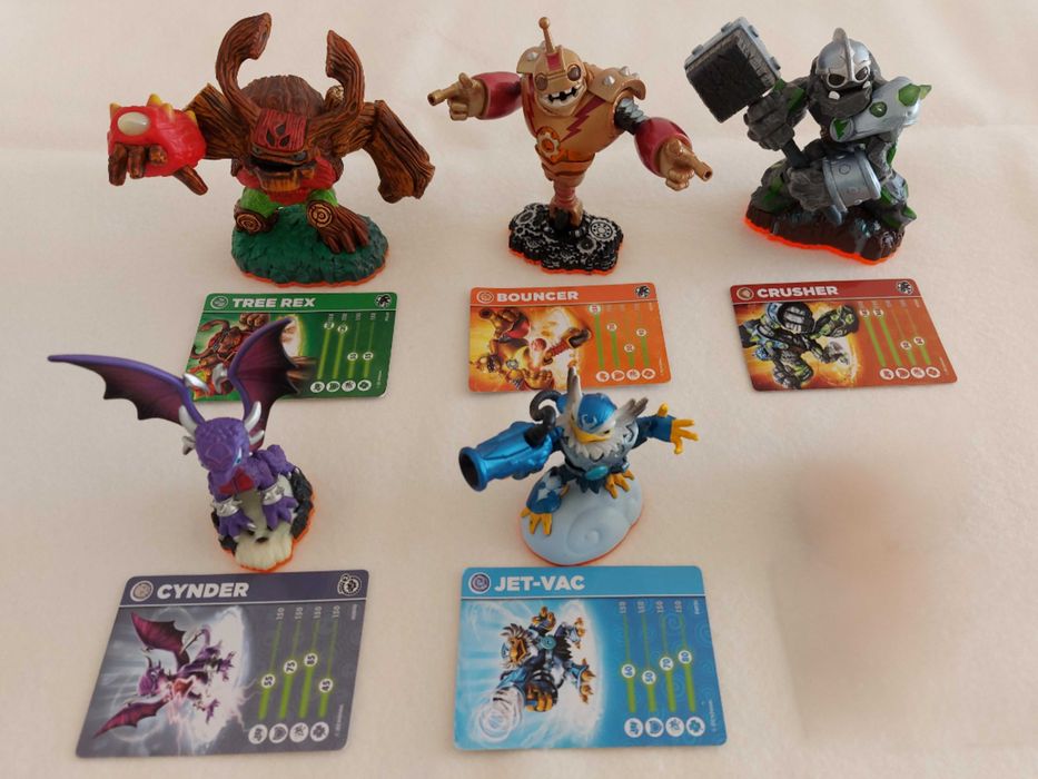 Skylanders Giants PS3; Portal + 3 Fig. Grandes + 2 Fig. Pequenas