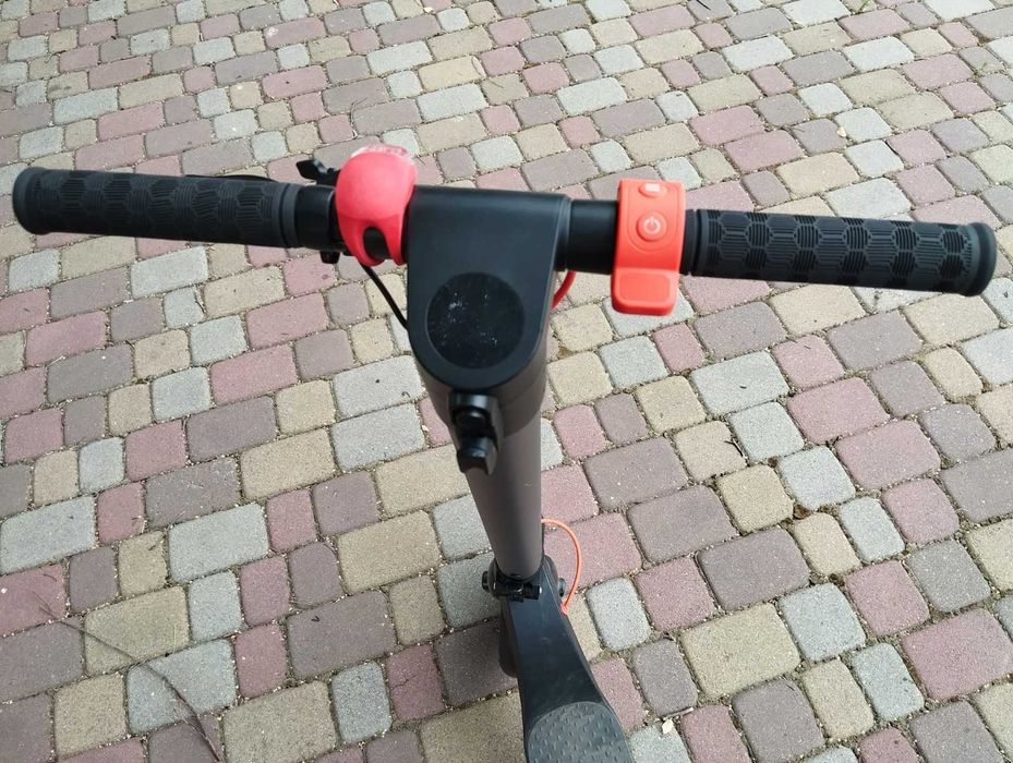 Електросамокат Revo e3