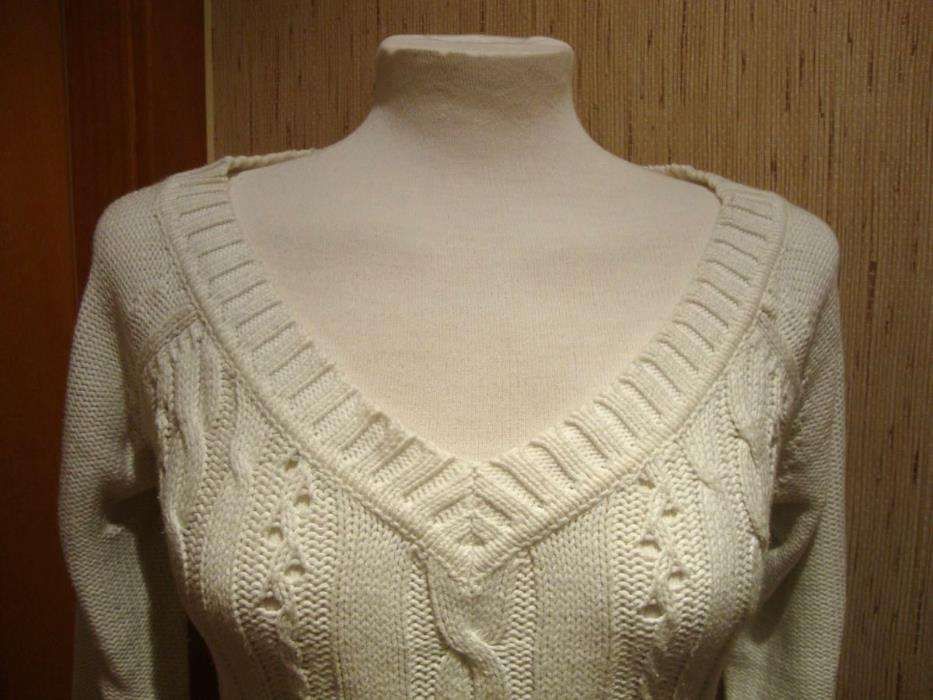 Camisola decotada de tricot branco da Mango