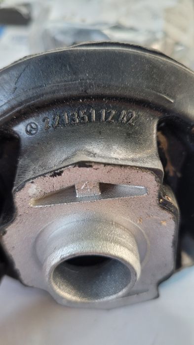 сайлентблок w221 задньої балки підрамника Mercedes-Benz S-Class подушк