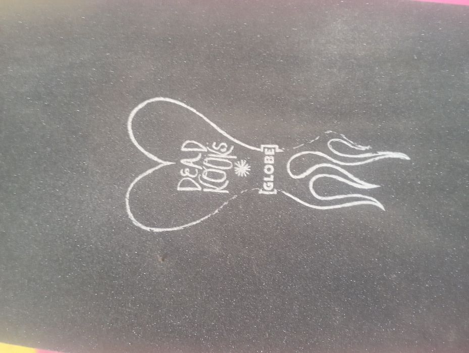Longboard skate GLOBE Byron Bay 43" Dead/Kooks