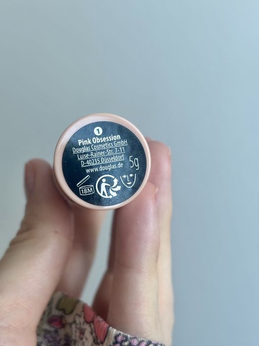 NOWY róż w sticku Douglas Blushy Blush Matte