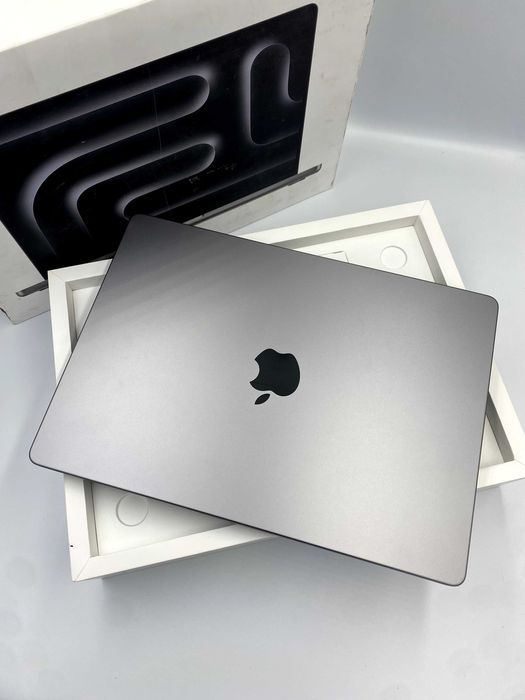 Ноутбук Apple MacBook Pro 14" M3 8/1TB Space Gray (MTL83) 2023